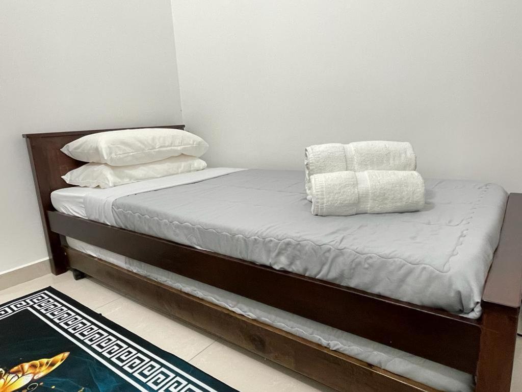 קואלה לומפור Legasi Kampung Baru Guest House By Rumahrehat מראה חיצוני תמונה