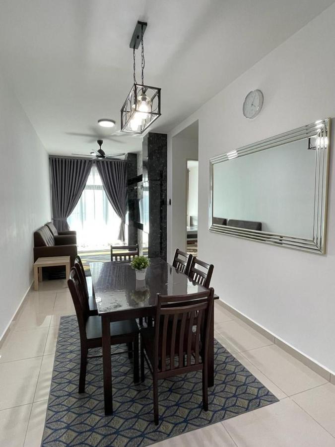 קואלה לומפור Legasi Kampung Baru Guest House By Rumahrehat מראה חיצוני תמונה