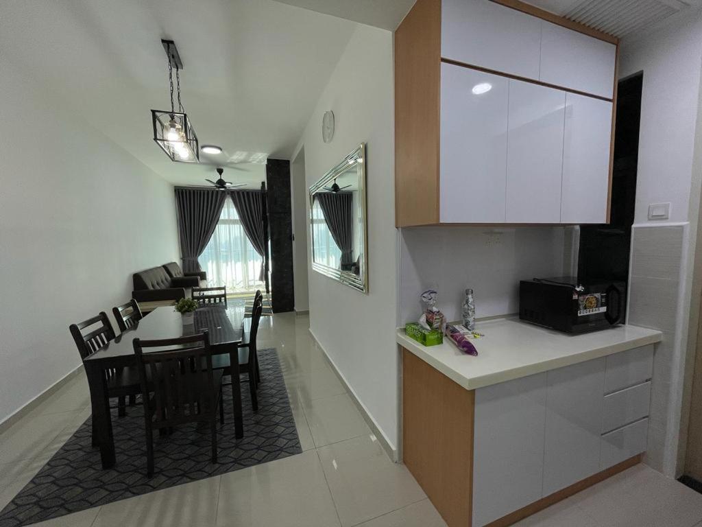 קואלה לומפור Legasi Kampung Baru Guest House By Rumahrehat מראה חיצוני תמונה